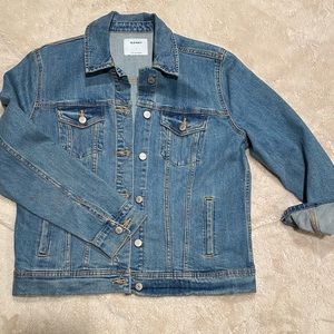 Medium Wash Denim Jacket with Pockets